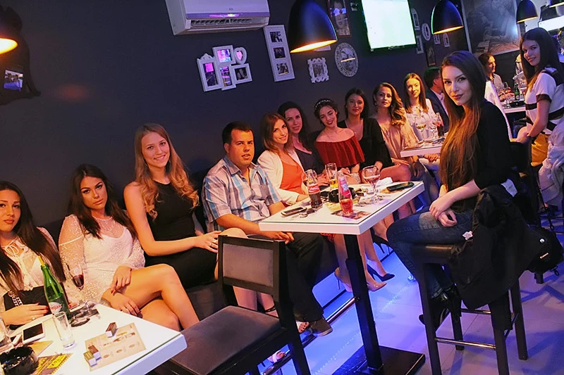 Manekenke Tea Bošković i Rea Raspudić proslavile pokretanje Akademije