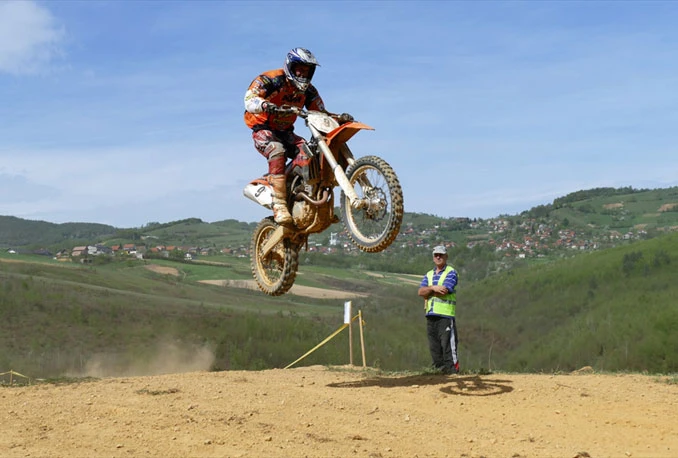 Vitez: Održana prva utrka prvenstva BiH u motocrossu