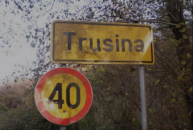 Performansom obilježili 23.godišnjicu stradanja civila u selu Trusina