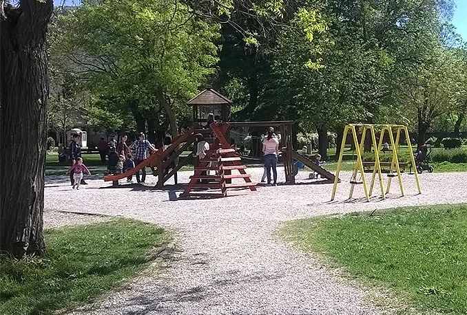 Park Zrinjevac: Grad tvrdi jedno, roditelji i fotografije drugo