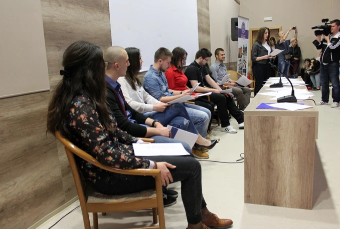 Mostarski studenti recitirali Karleušu, Rozgu....