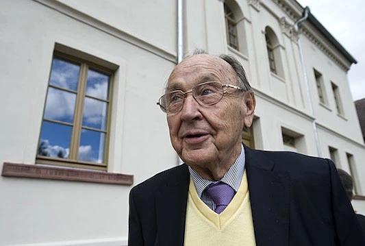 Umro Hans-Dietrich Genscher