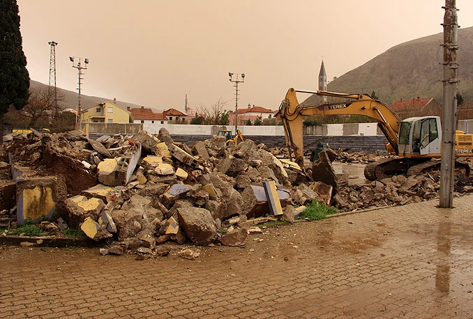 Kantarevac: Mostar će dobiti sportski centar s umjetnom travom i novim tribinama