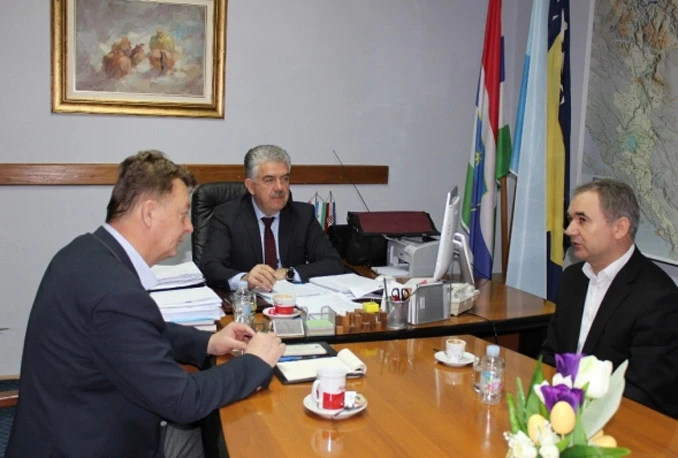 Tri premijera za promjenu načina raspodjele novca
