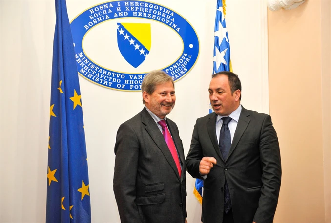 Hahn u BiH: Sastanci iza zatvorenih vrata