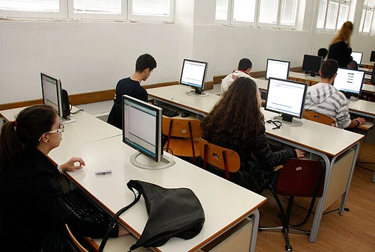 Predlaže se razvoj informatičke pismenosti od najranije životne dobi