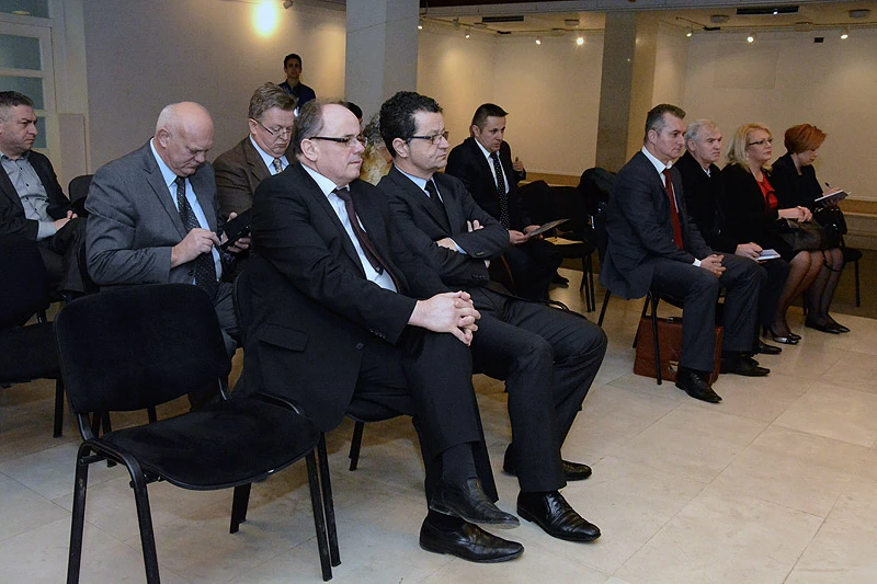 HNS u Parlament šalje rješenja za Mostar i za 'Sejdić-Finci'