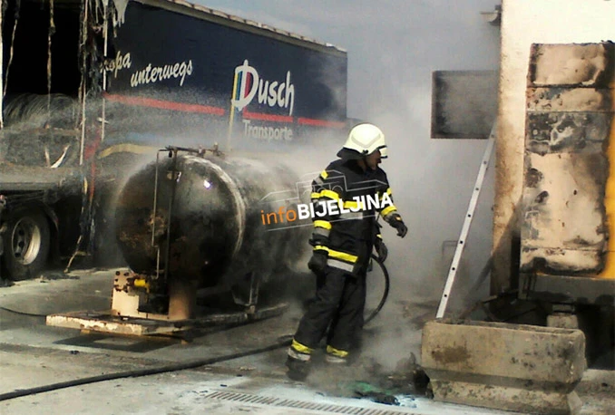 Eksplodirala cisterna na benzinskoj crpki
