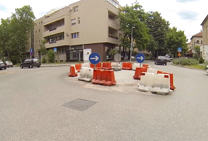 Mostar: Zbog bure se odgađaju radovi na montažnom kružnom toku