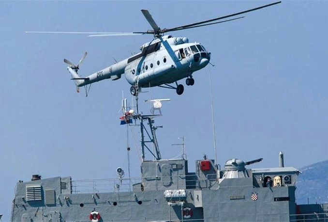 Helikopteru Hrvatske vojske otpala vrata u letu