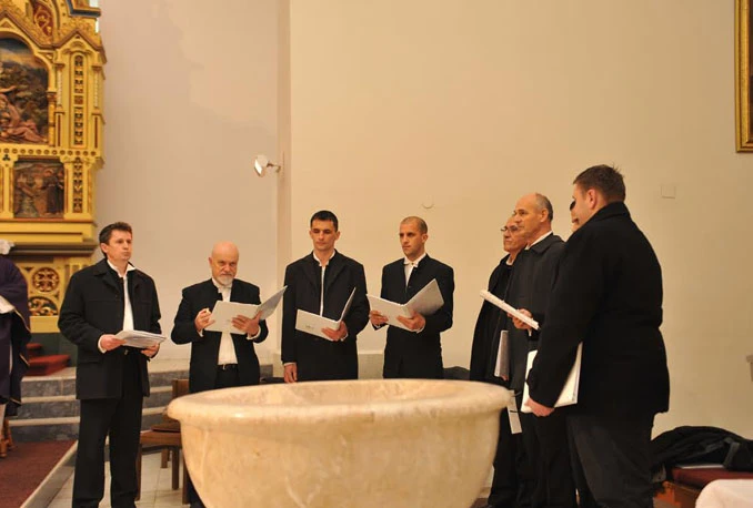 Klapa 'Dobrković' nastupala u crkvi sv. Ante Padovanskog
