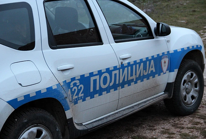 Bileća: Pucao iz automatske puške na policijske službenike