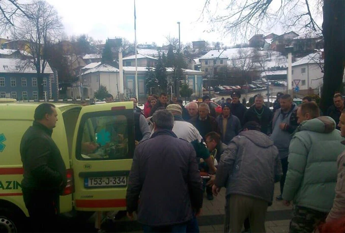 Ratni vojni invalid se zapalio u centru Cazina