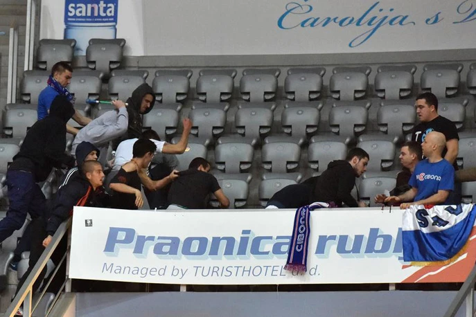Navijači Zadra i Cibone potukli se uoči utakmice