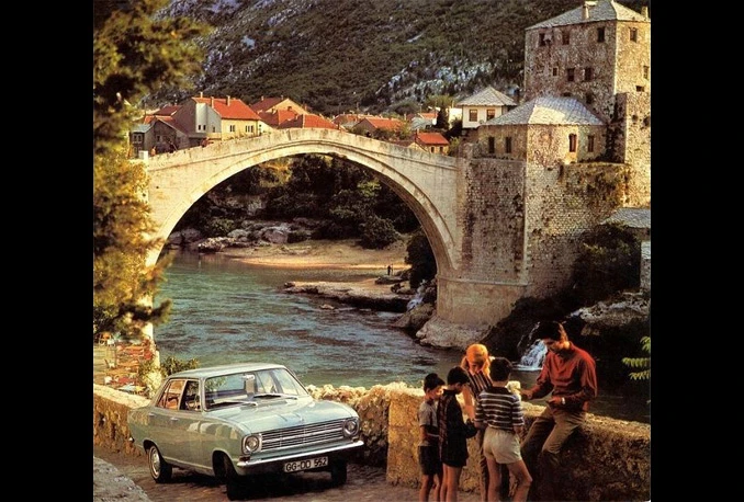 Mostar na reklami za Opel Kadett B 1968. godine