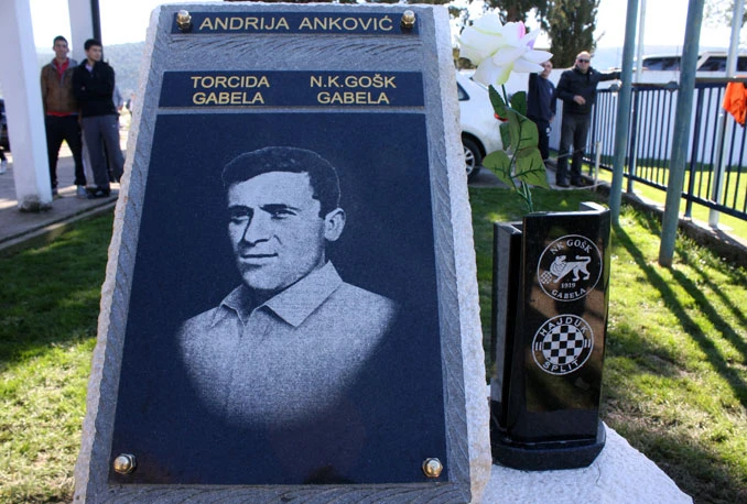 Neda Ukraden i Milan Bandić uveličavaju "plavo-bijelu noć"