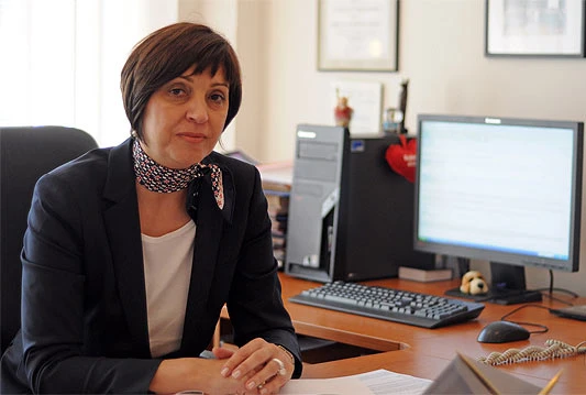 Raditi nelegalno, putovati lagano