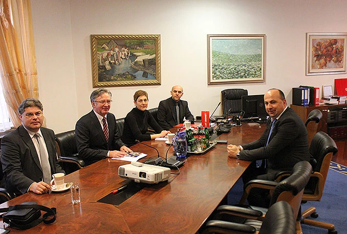 Poslovanje HT Eroneta 'u rukama' RAK-a
