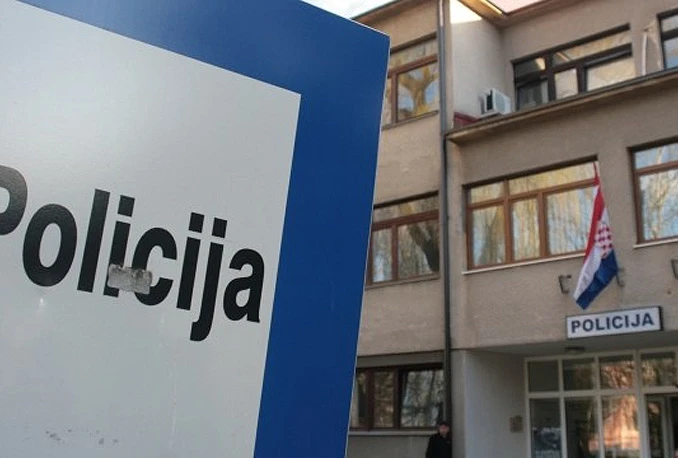 Poginuo u slijetanju automobila s ceste