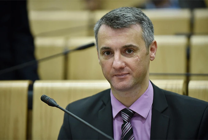 Nema izmjene Zakona o plaćama - zastupnici nastavljaju primati paušal