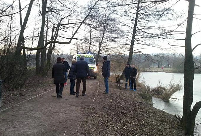 Vatrogasci kod Ljubljane spasili obitelj propalu kroz led jezera