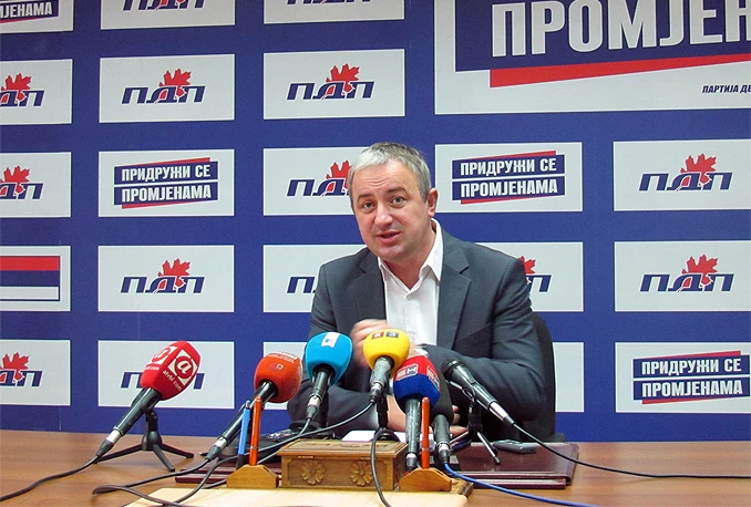 Borenović: Vlada je formirana na političkoj korupciji i RS-u trebaju novi izbori