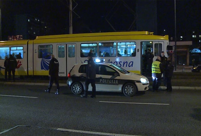 Dvije naoružane osobe opljačkale banku u Sarajevu