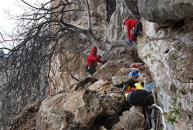 Blagaj: ISS uklonio opasno kamenje iznad Tekije
