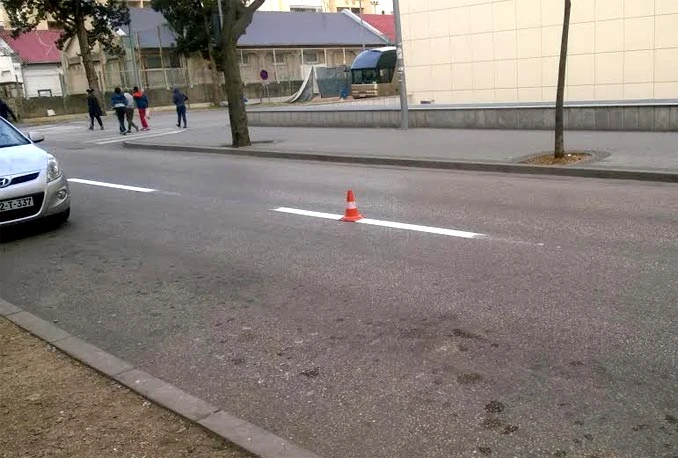 FOTO | Bijele linije za bolju Novu godinu u Mostaru