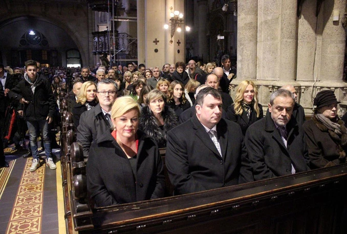 Na polnoćki predsjednica Kitarović, premijer Orešković, gradonačelnik Bandić ...