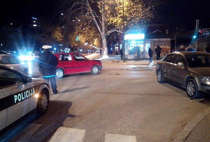 Mostar: Sudar Golfa i Passata, jedna osoba ozlijeđena