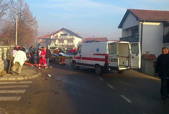 Automobilom 'pokupio' pješake na stajalištu za autobuse, ozlijeđeno sedam osoba