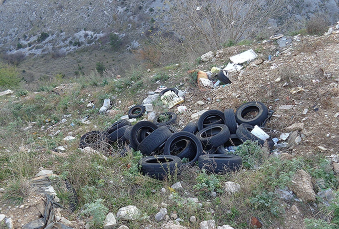Stotinu guma bačeno s Kobilovače