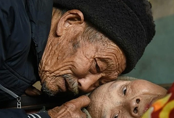 Ljubav i predanost ovog supruga, ostavit će vas u suzama