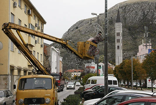 Šminka Mostara za blagdane: Novi nakit 8.000 KM, jaslice 3.000 ...