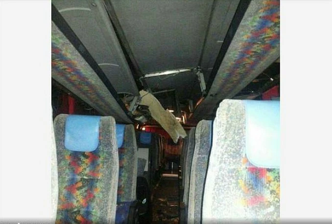 Mostar: Stijena pala na autobus