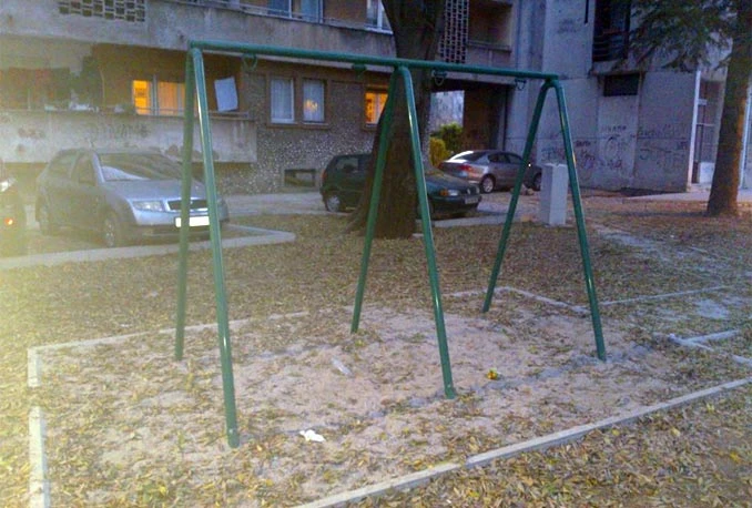 Tko voli Mostar 'vaki: Već su nestale nove ljuljačke