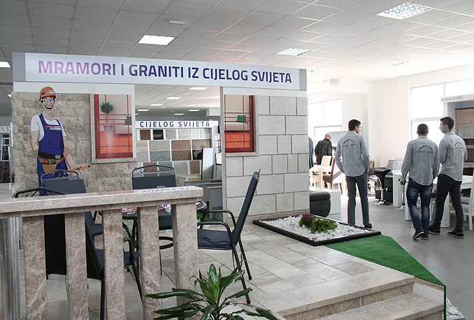 Prodajni salon ''Modra stijena'' otvorio vrata kupcima u Mostaru
