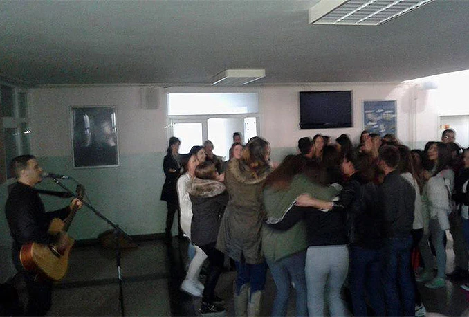 Ivo Jurić zapjevao s gimnazijalcima za Dan učenika
