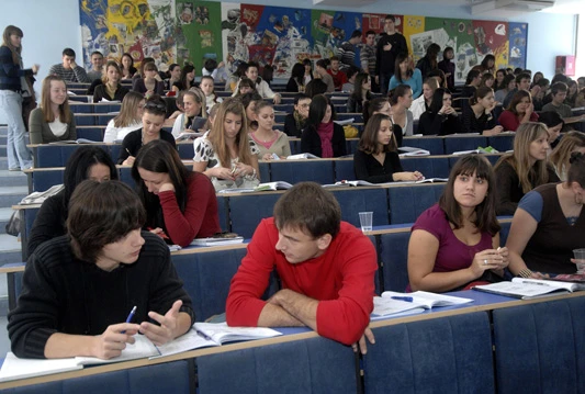 Studenti pripremili i predali radnu verziju zakona o studentskom standardu