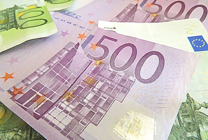 Iz BiH pokušali iznijeti 9.000 eura
