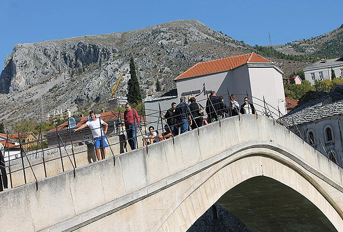 Ako nema previše novca za putovanje, putujte u BiH