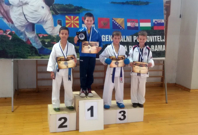 Četiri medalje za karataše Zrinjskog