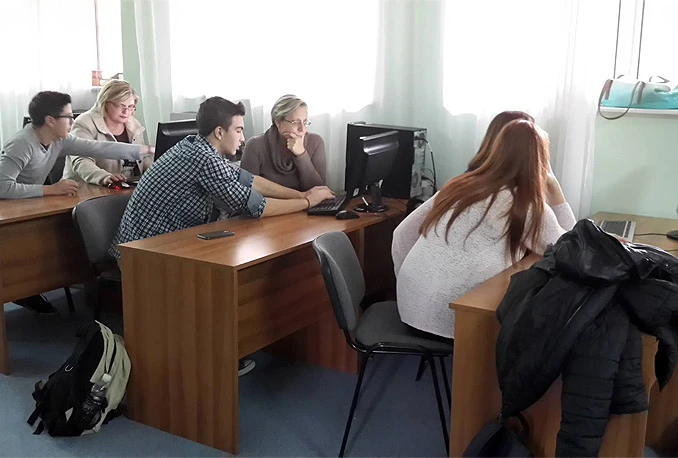 Mostar: Osobe starije životne dobi svladale osnove korištenja interneta