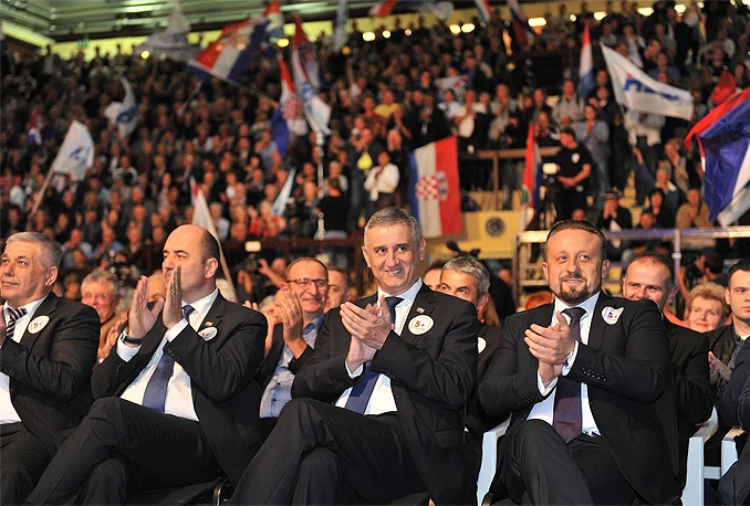 Brkić: Karamarko će 8. studenoga plakati, kao Tuđman 1995. dok je dizao zastavu na tvrđavi u Kninu