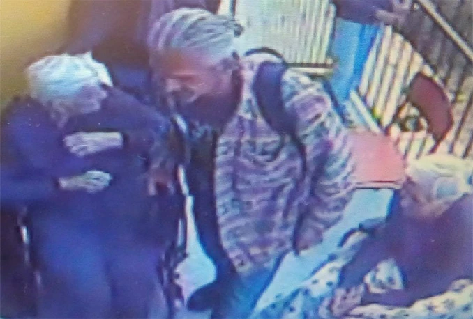 Lagao da treba pomoć za operaciju pa ukrao torbicu dječaka s posebnim potrebama