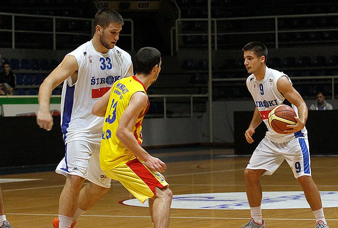Mladost slavila na Pecari