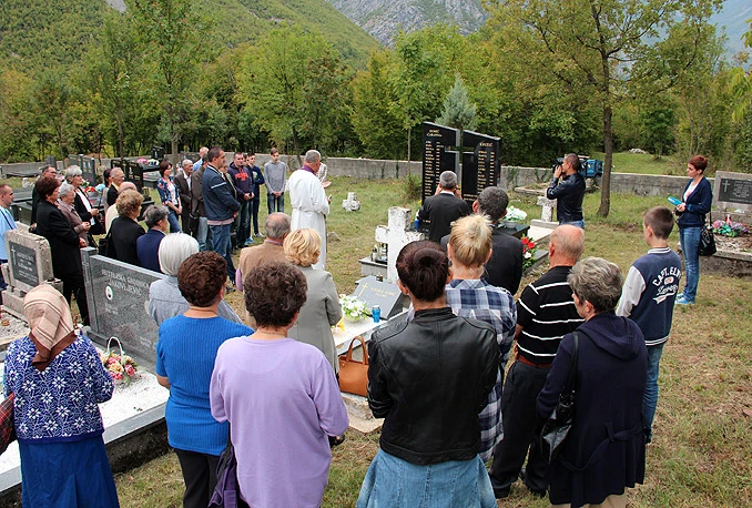Sjećanje na ubijene u četničkom pohodu 1942. u Gornjoj Drežnici 