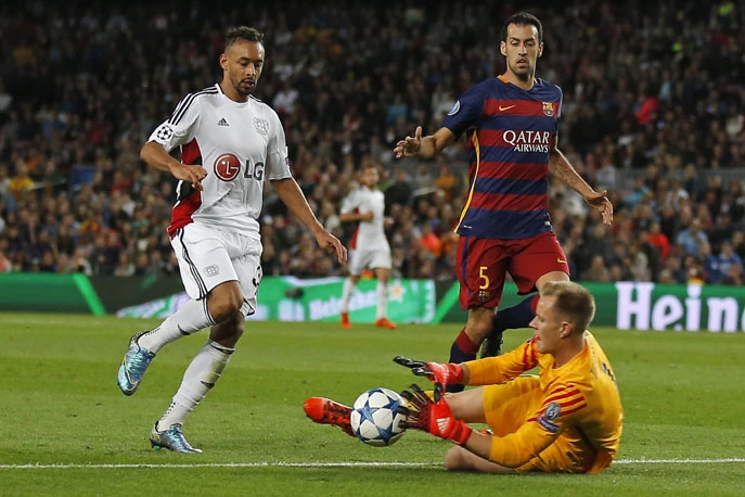 Barca jedva bez Messija: Roma se osramotila, Mourinha izgubio "kod kuće"
