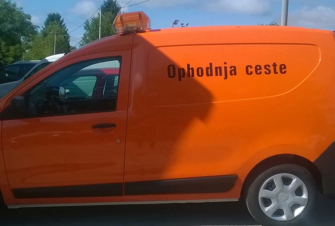 U Žitomisliću oboreno 15 prometnih znakova